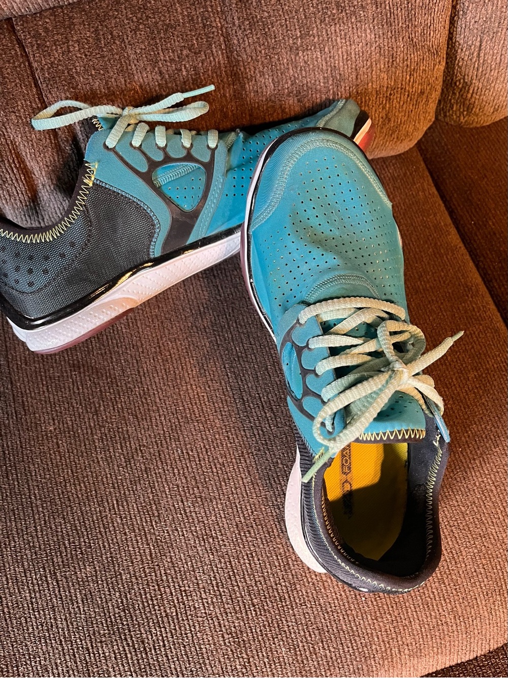 Under Armour Turquoise Women's Athletic Shoe 8.5
